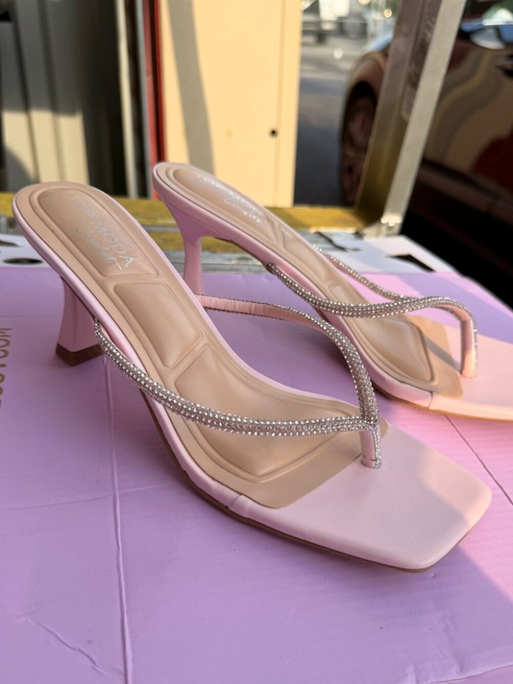 Top Moda Pink Rhinestone Thong Kitten Heel Sandals Size 8